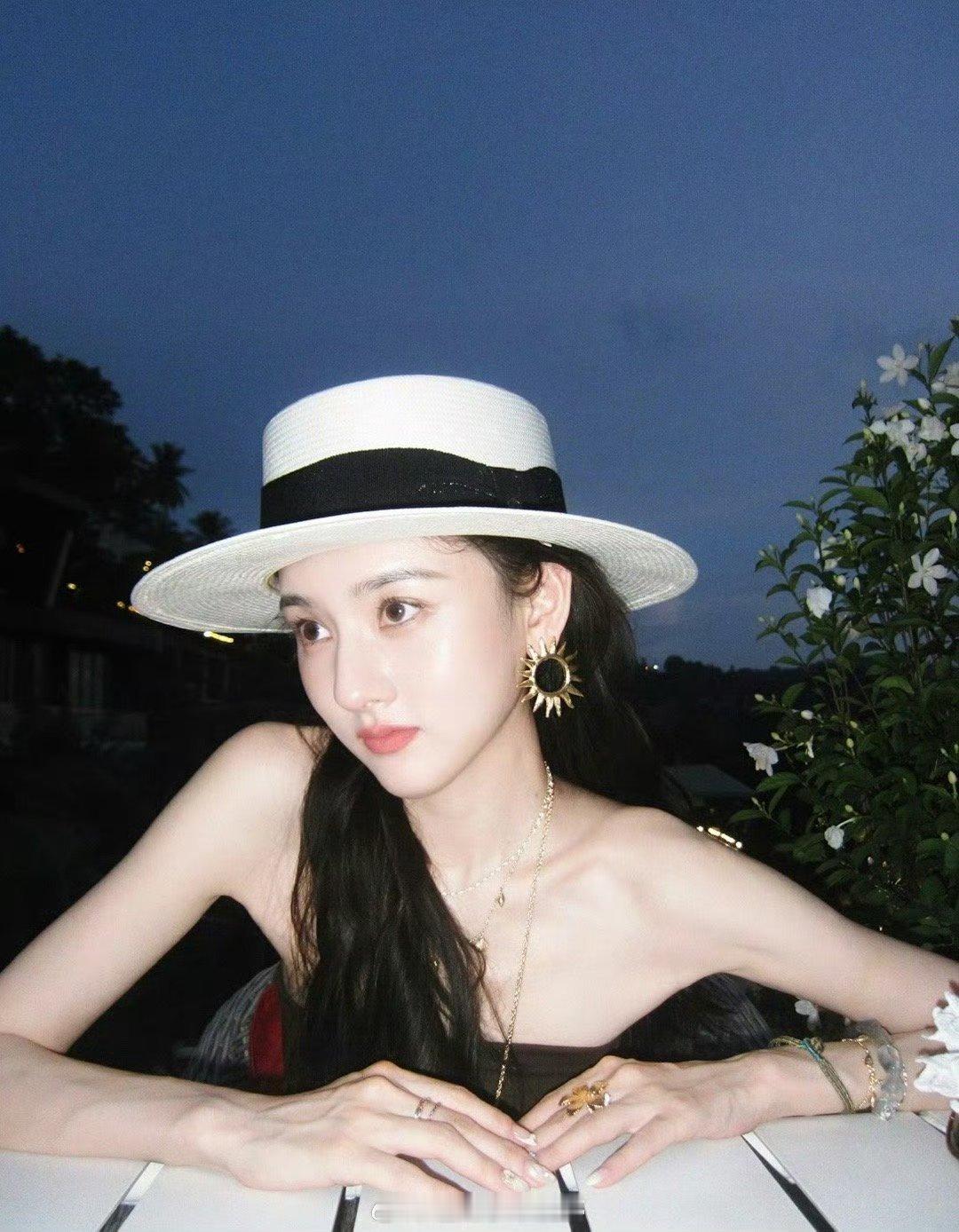宋祖儿真的好有香港美女的味道 明艳大方 太配了祖儿 ​​​