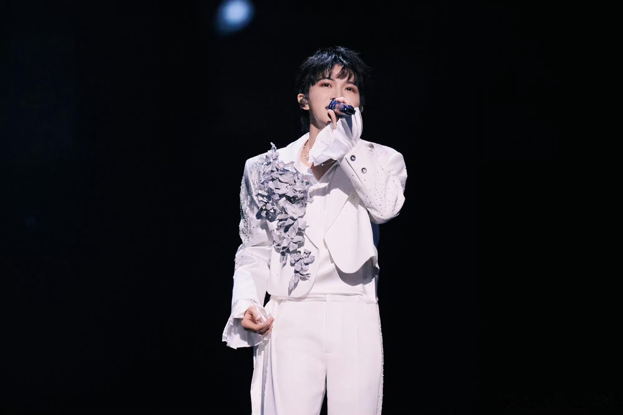 2025高产歌手TOP10周深 