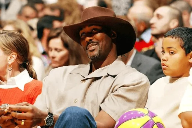 用一句话证明你认识他，不许提名字！ 