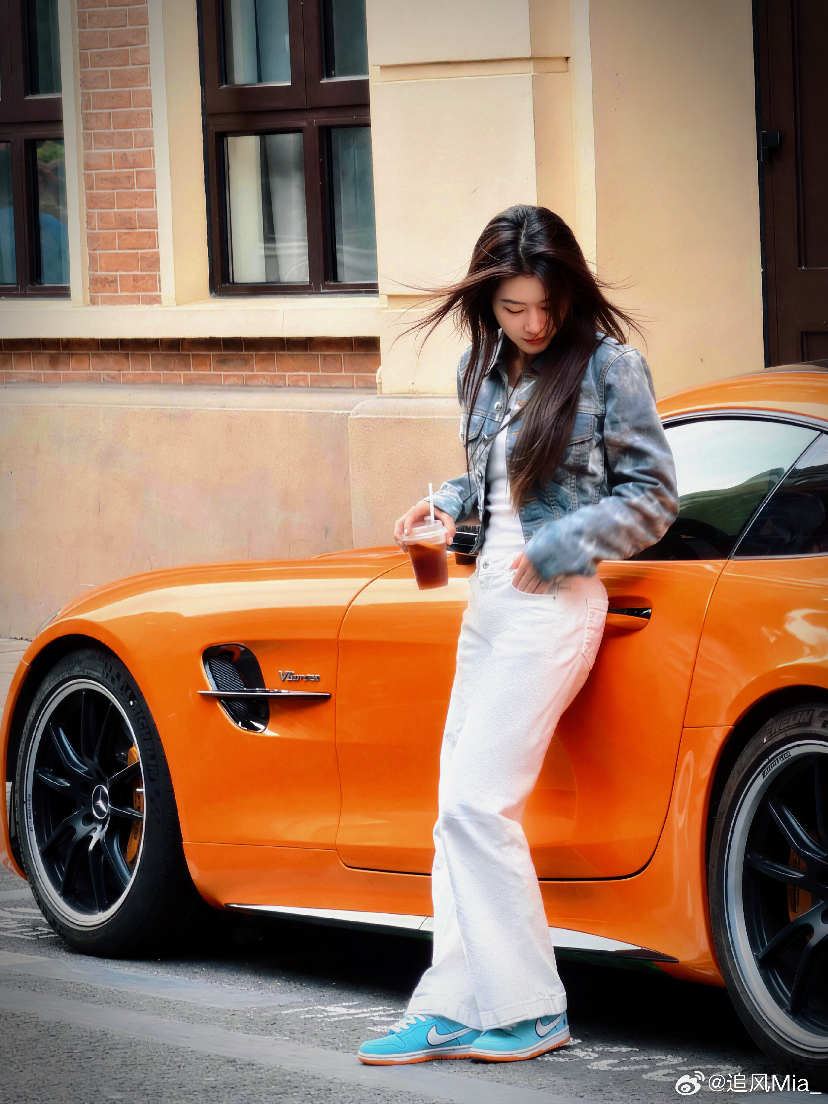 mia的汽车日常 橙C 美式，这个夏天一起造作起来奔驰AMG 上海