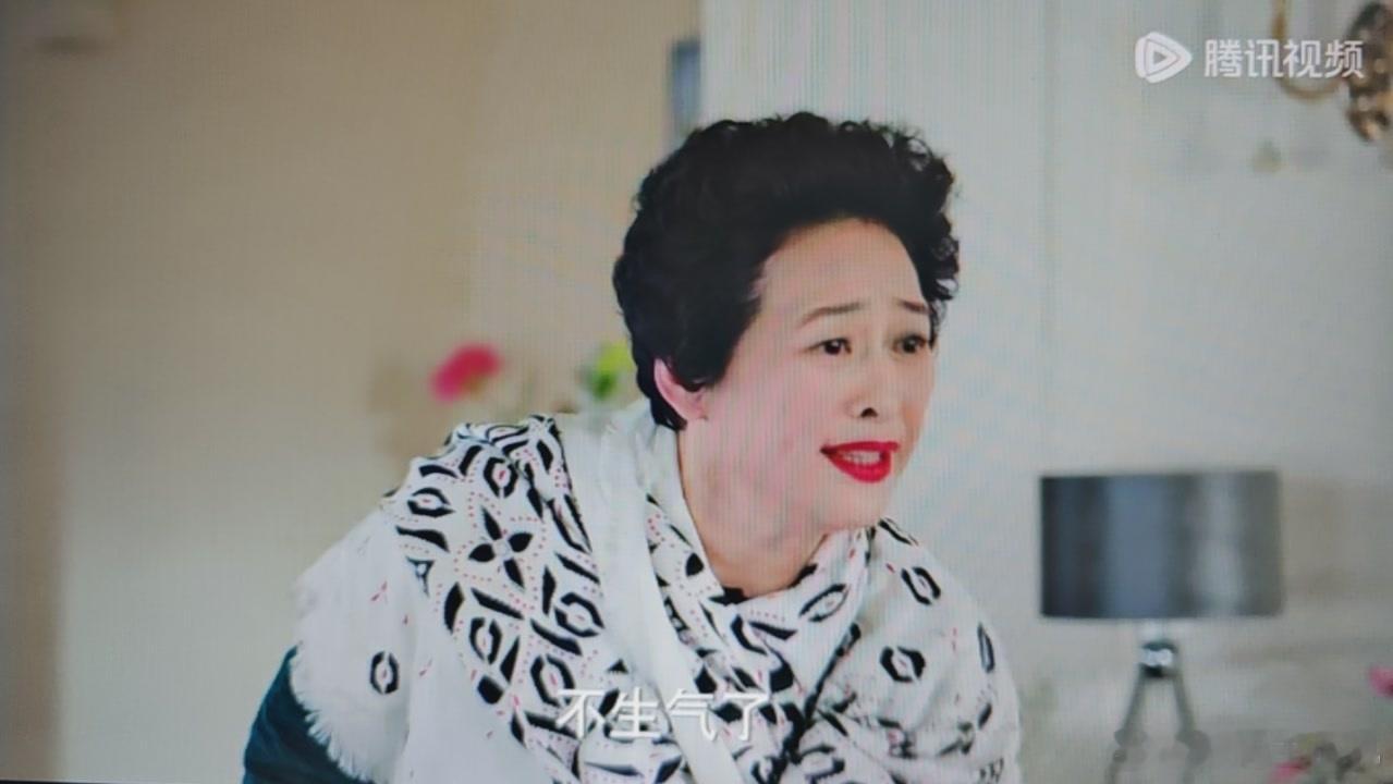 沪上阿姨 蹭流量笑死我了，刚好刷到子君的妈妈，巴拉巴拉一直讲不愧是上海阿姨，但是