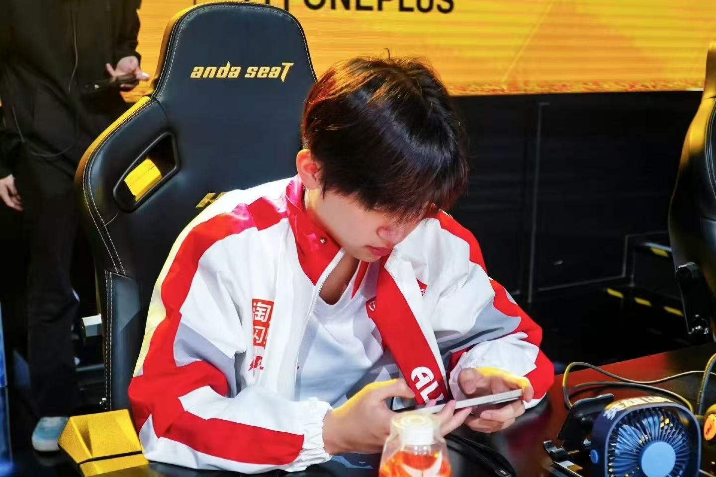 恭喜AG仙崽解锁淘汰破百成就！赛场冲锋不止，高光时刻不停，继续向前冲 AG仙崽春