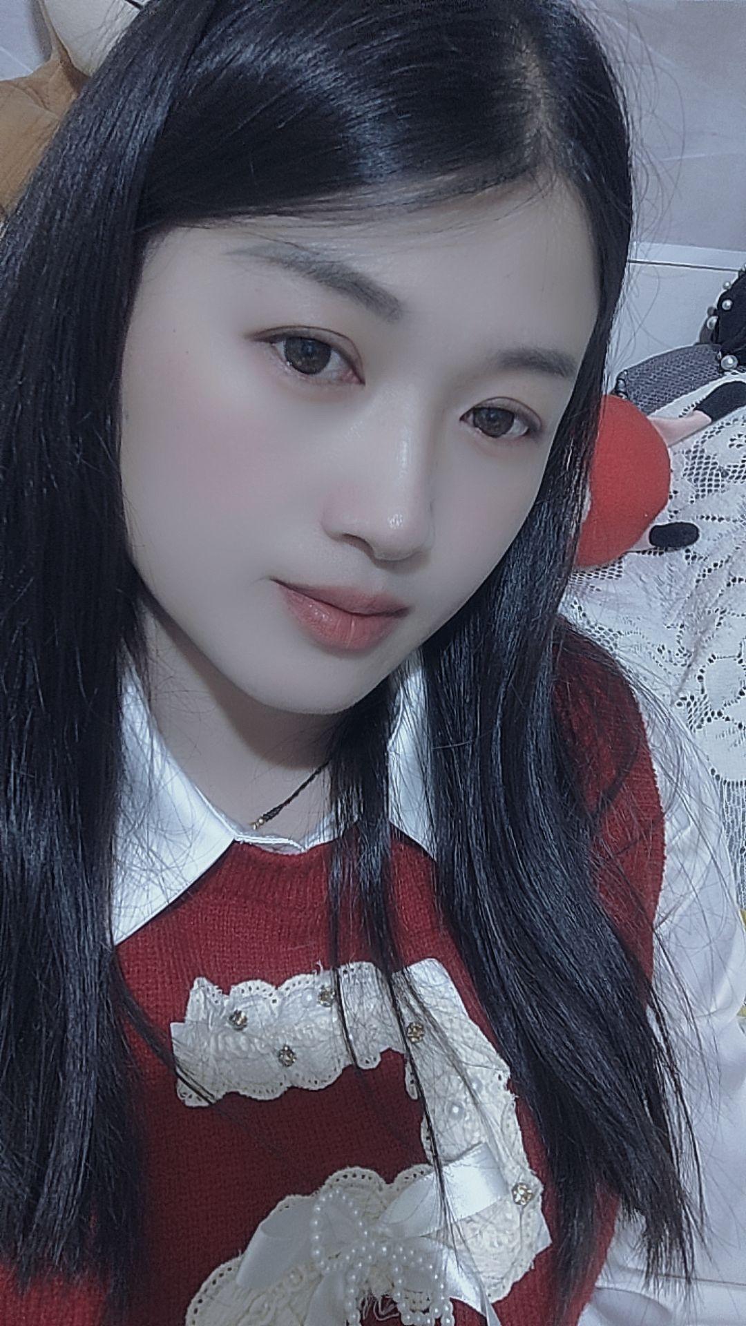 希望在不声不响的日子里，换来一个好的转弯，不求事事圆满，但求事事顺心