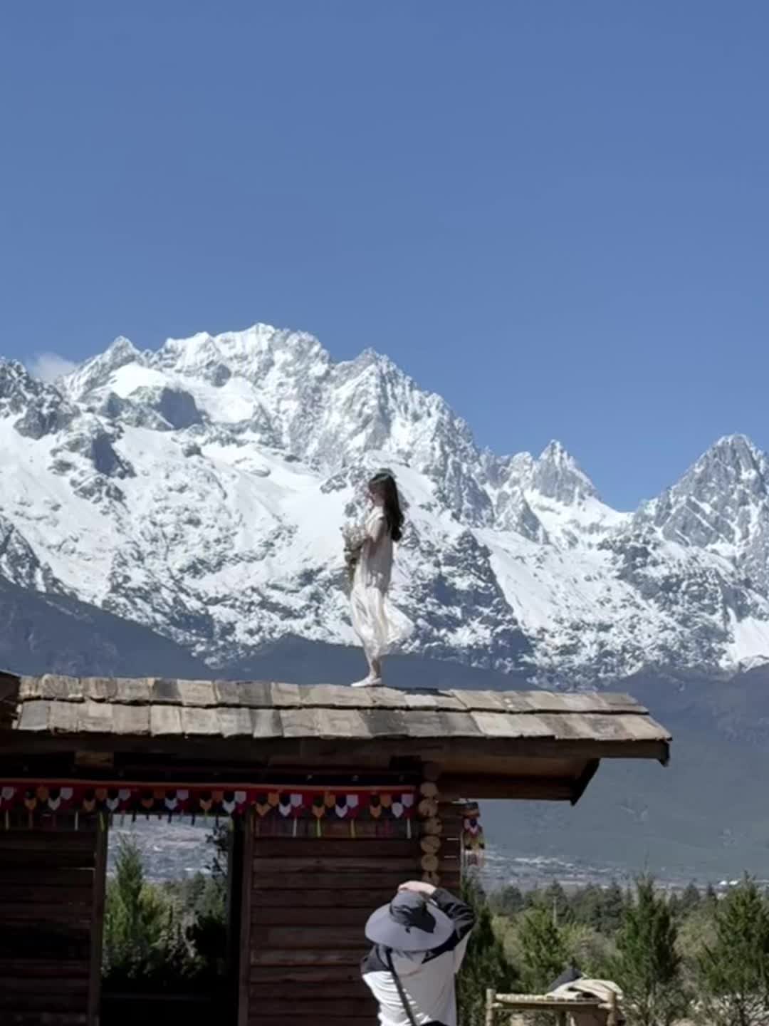 我走不出这神山 你带一枝格桑花走吧