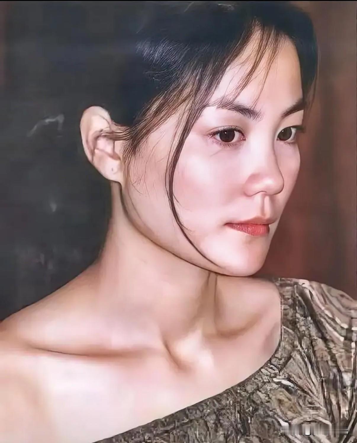 果然姜还是老的辣！我问婆婆，谢贤去世了，王菲到时会不会出席谢贤的葬礼？我婆婆一句