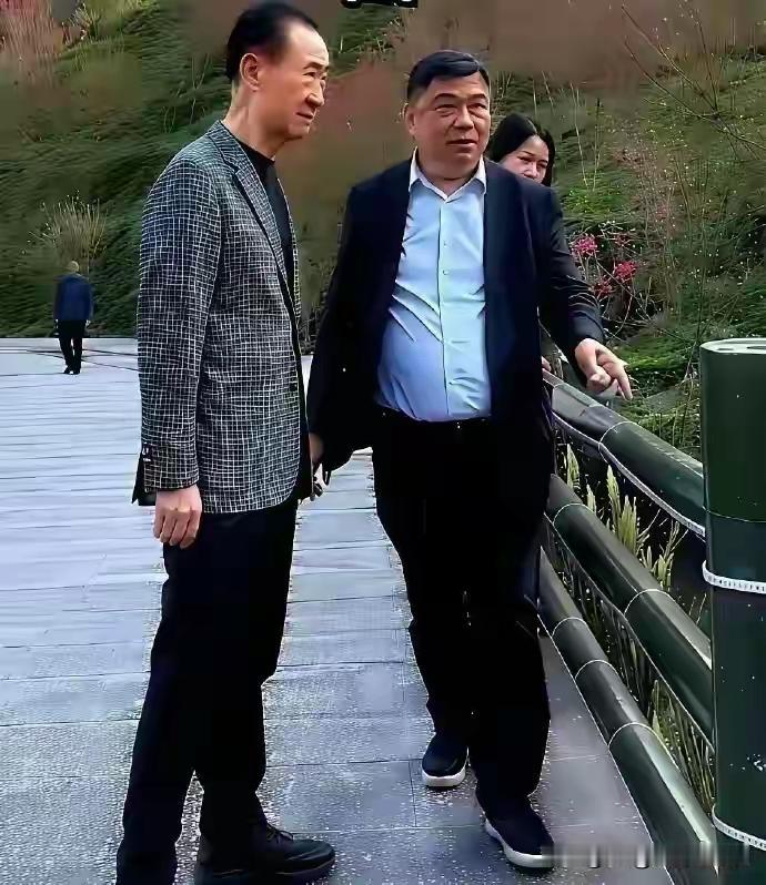 万达集团创始人王健林的近照流出，迅速冲上热搜！身体消瘦太多，不敢相信！

王健林