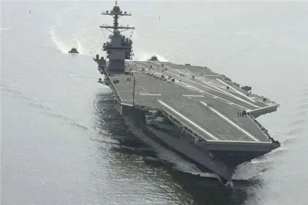 110万吨巨舰仅3年就完工，可容纳300架战机，相当于20艘辽宁舰！

航母作为