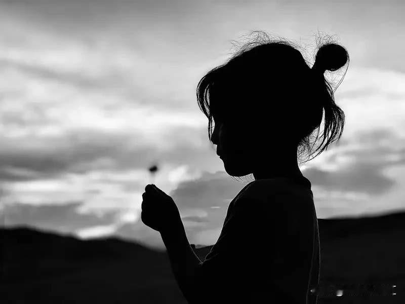 虚假广告一直存在，真让人头疼！短视频里“三天瘦十斤”，直播间“低价大甩卖”，购物