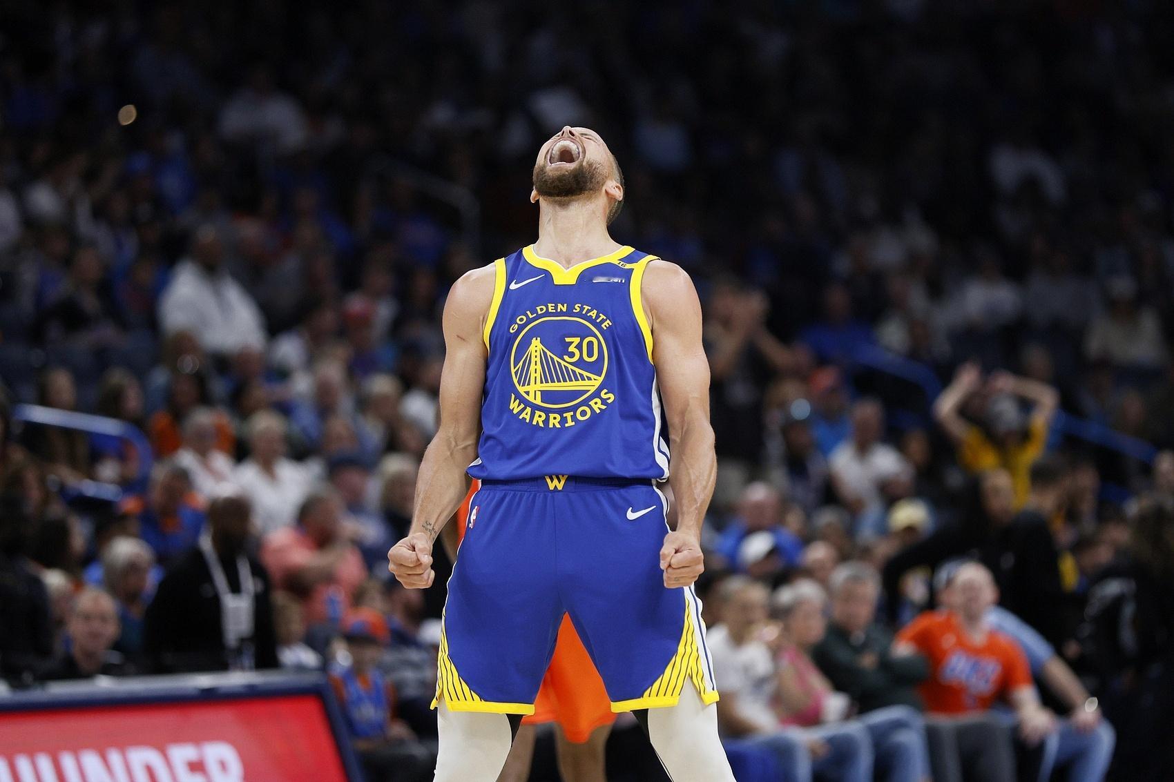 开赛至今，库里出战5场比赛，场均上场30.3分钟，砍下27分3.8板5助攻，命中