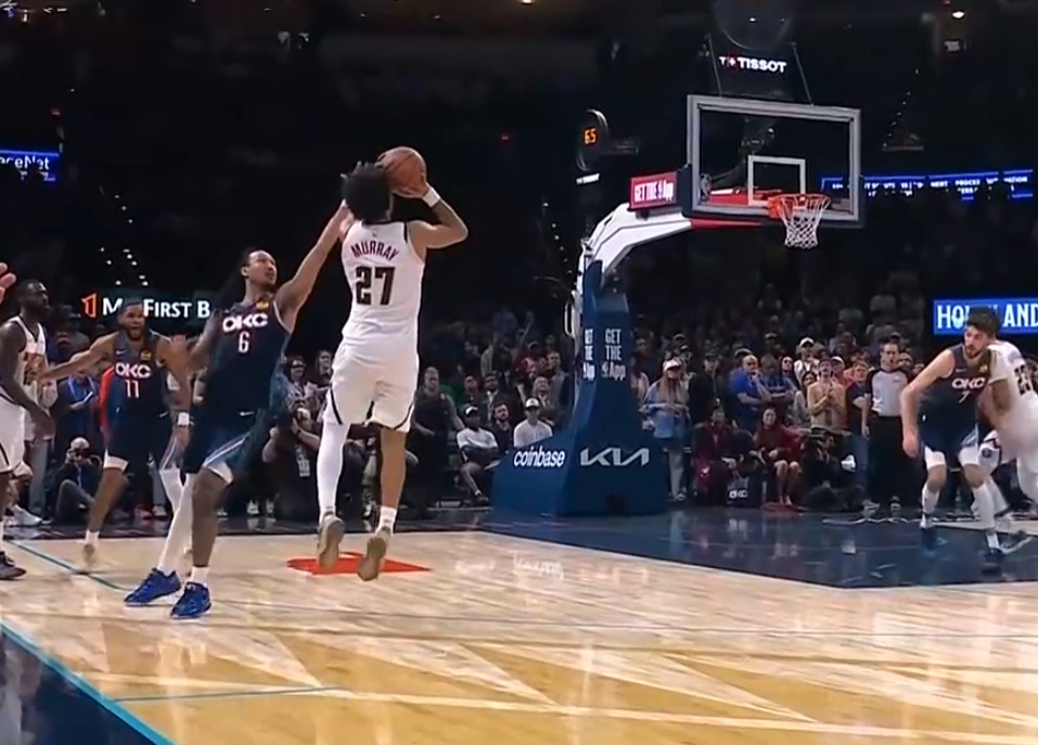 这穆雷也是狠，一个人连进三个三分，都是高难度 