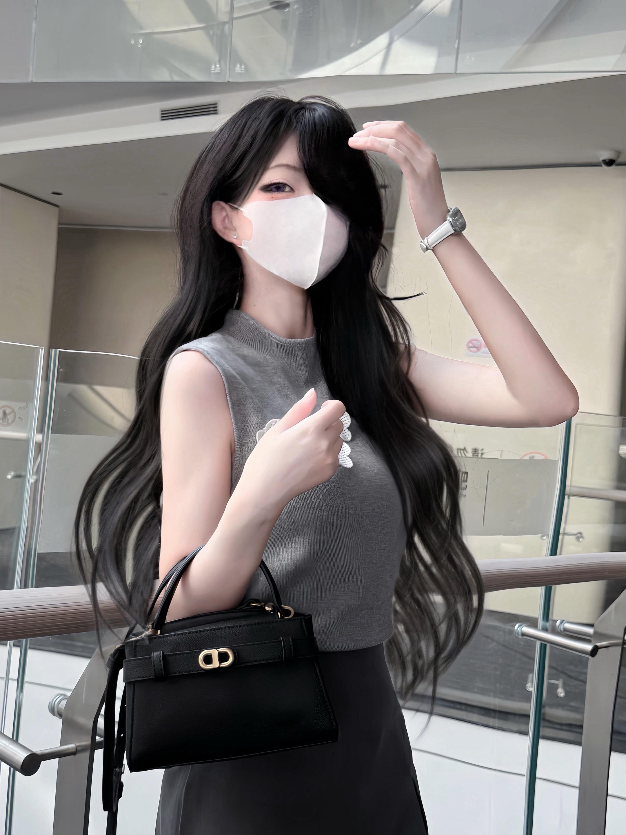 长相基础 穿搭就不基础。