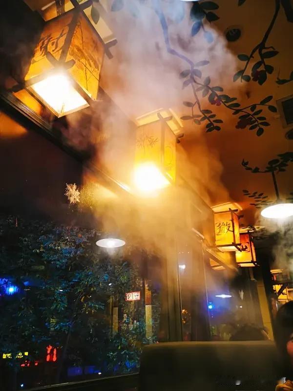 家人们，可有过氛围感超足却“翻车”的经历？那天，风像温柔软妹，轻拂入怀，惬意得让