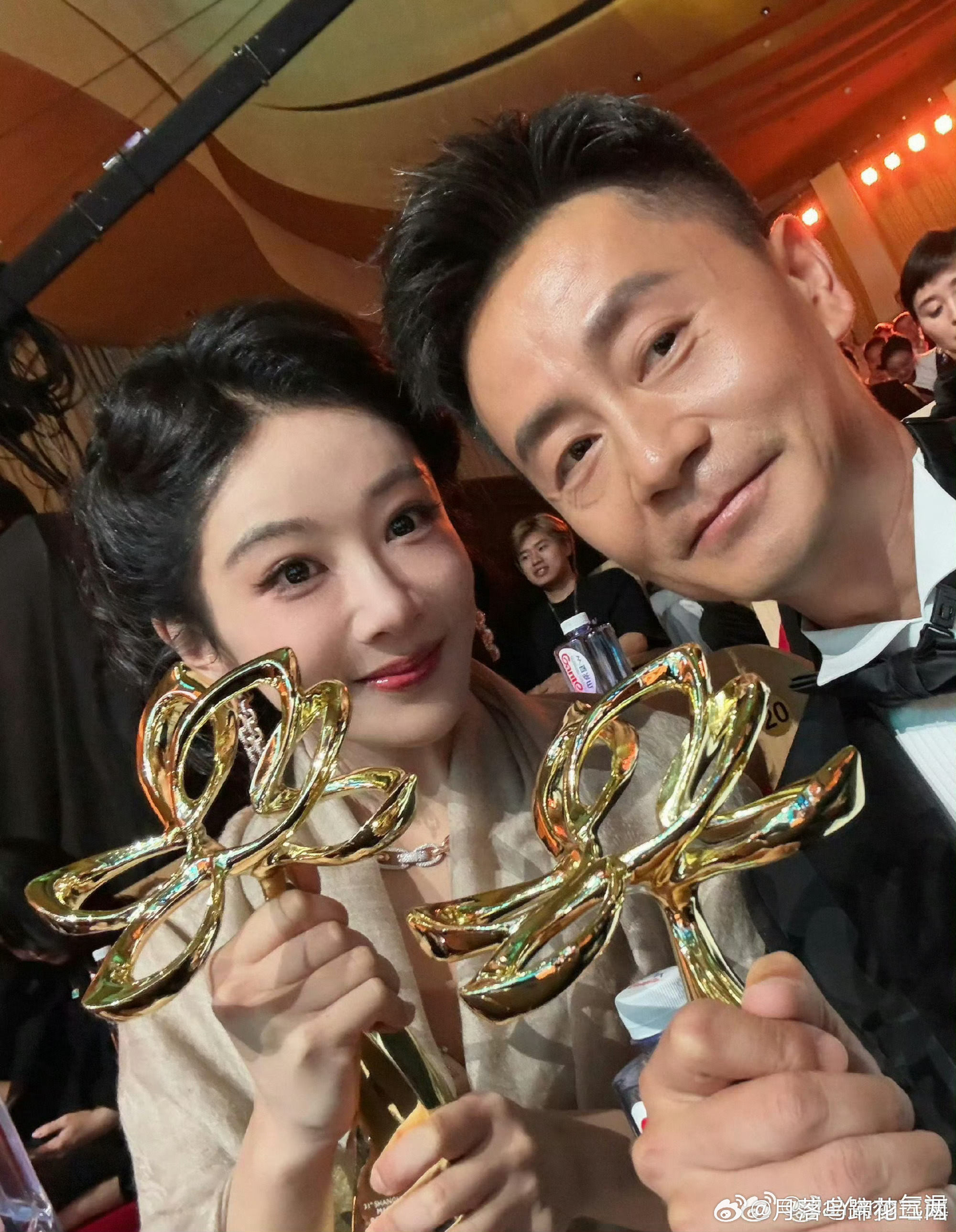 杨紫白玉兰视后杨紫拿下白玉兰视后！《生命树》值得！再次恭喜生命树全体人员！ 