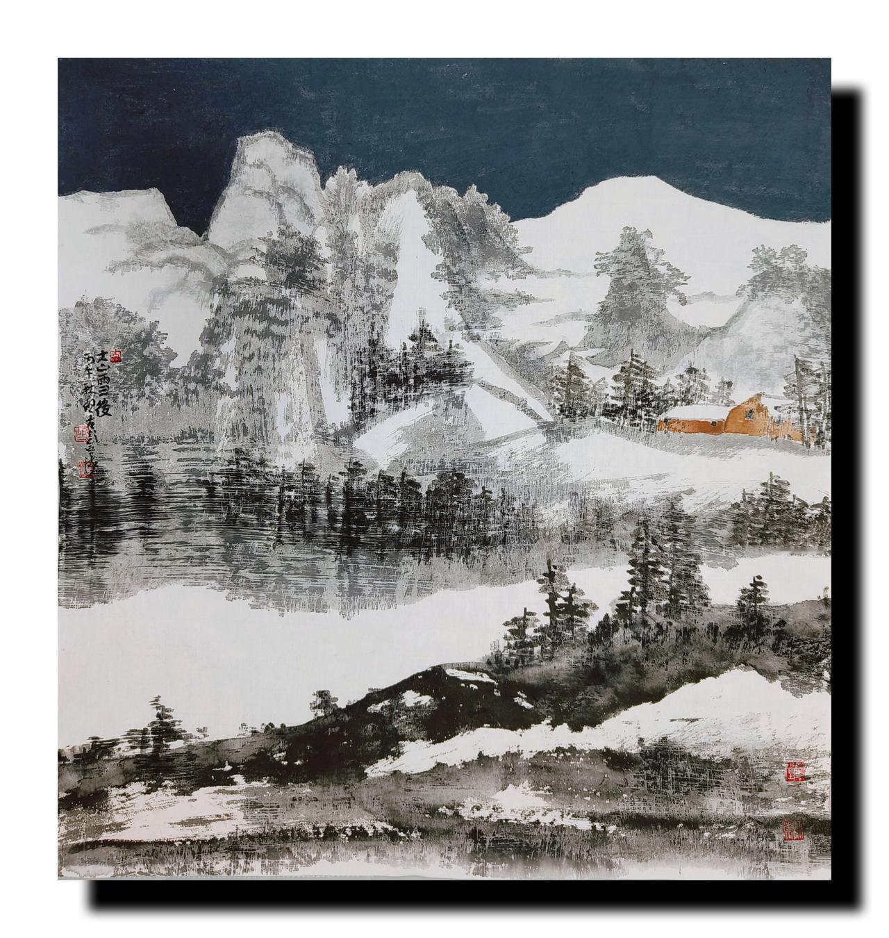 我爱飘雪的季节，满眼的雪花漫天飞舞，潇潇洒洒，悠然悠闲，没有春天里的挣扎，没有夏