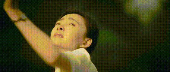 王丽坤小白鞋下线 意难平真的给到满分！小白鞋一生向往美好、坚守浪漫，却要承受离别
