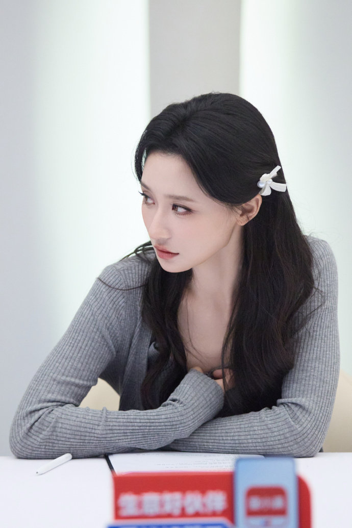 淡淡说一定会带何宣林赢从这句话就能看出来，淡淡是真的很有责任心，舞台上肯定也超稳