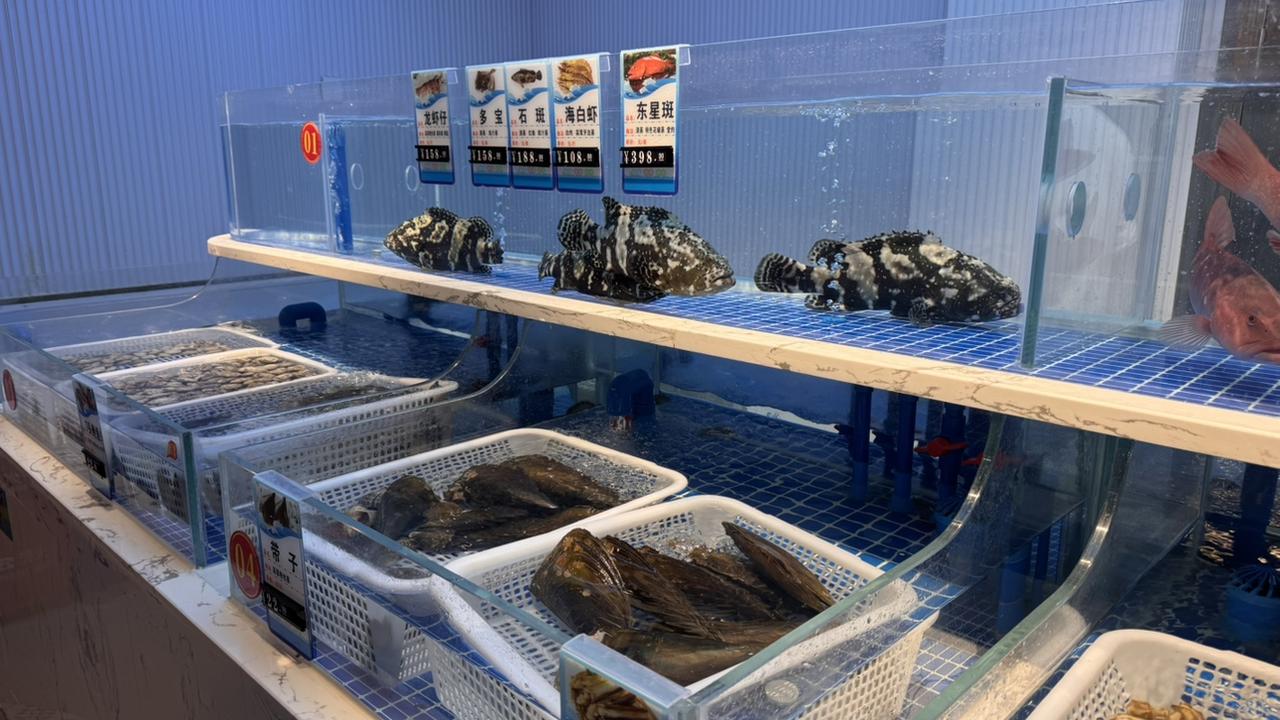 虽然这次找不到新茶餐厅
但是我在北京发现一家广东人主理的饭店
门面没有什么食欲，