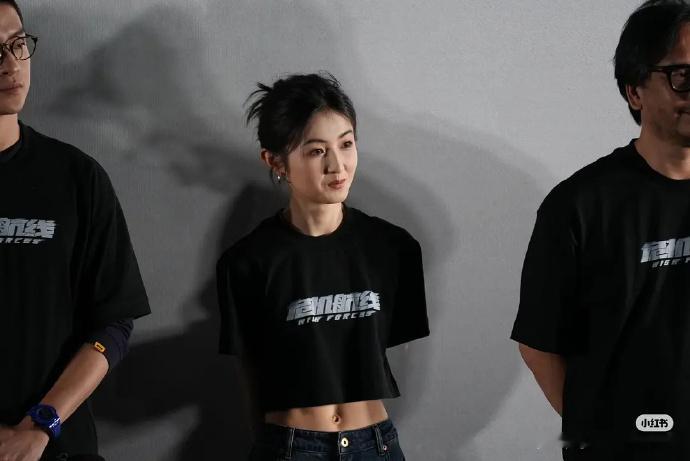 张子枫的身材变化好大，现在看起来更加健康和匀称了。 ​​​