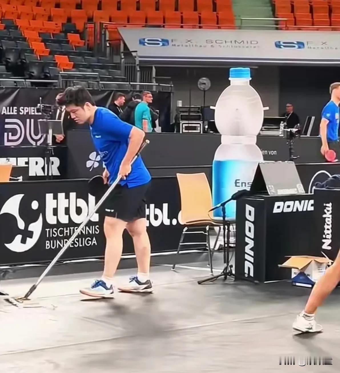 事实再一次证明，女人不愿意做家务，不是懒，只是没有遇到想为他，做家务的男人！
樊