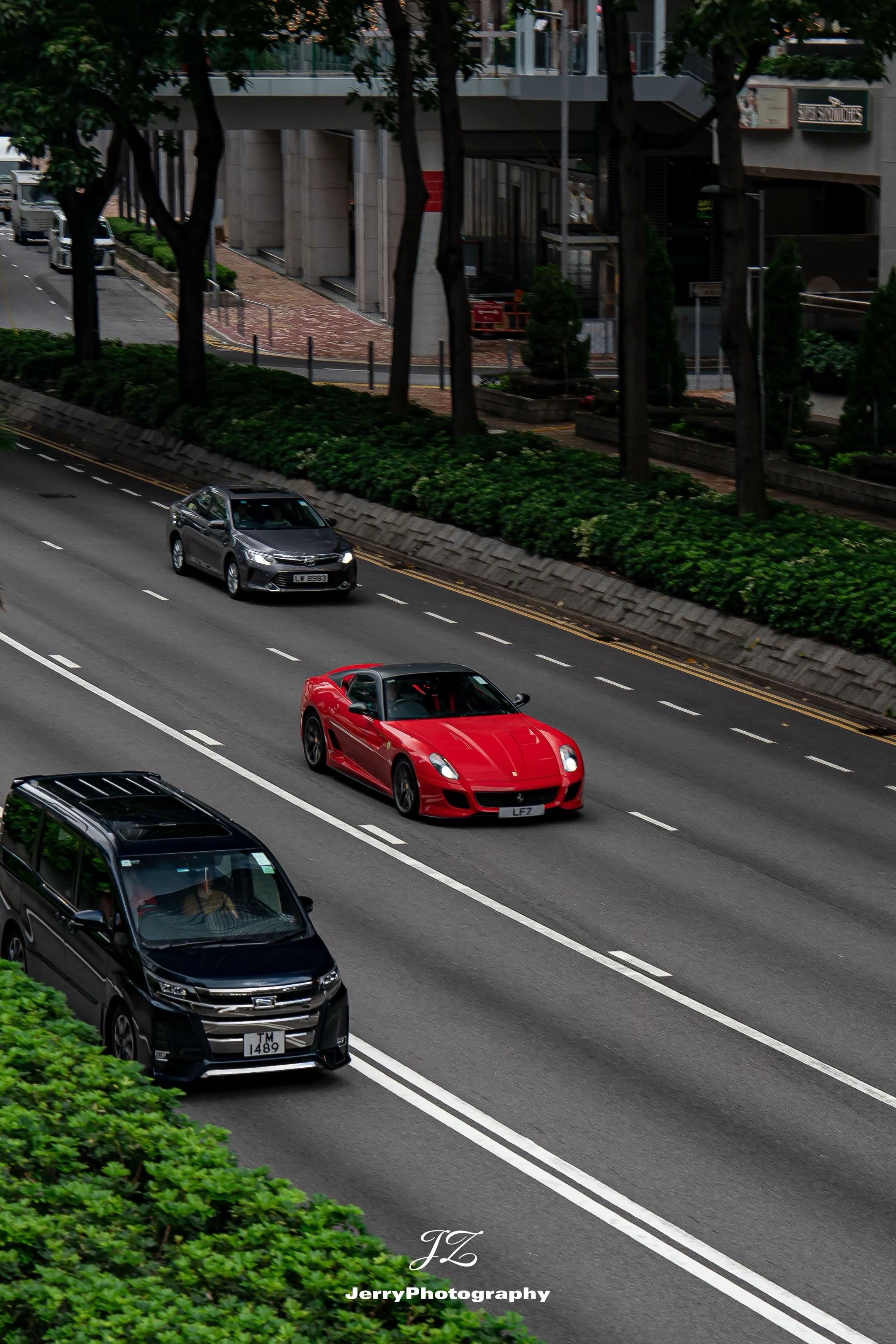 蹲天桥！来香港拍车那么多回了，终于好好蹲了一次天桥，看看上个周末蹲到了...