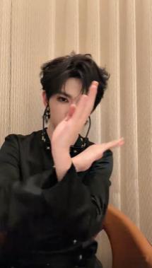 余宇涵直播 每一句回应都很真诚，没有敷衍的客套，纯粹的温柔最能打动人心 