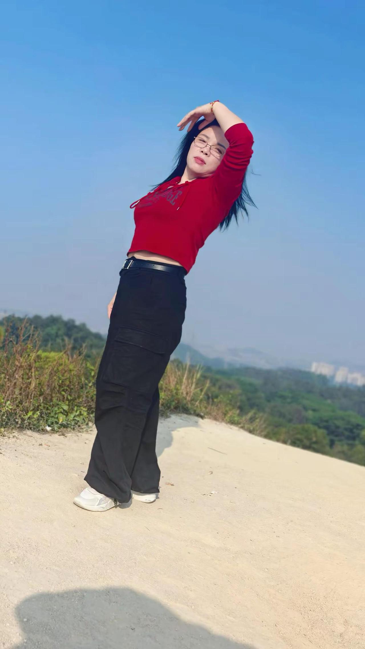 好久都没爬山了。