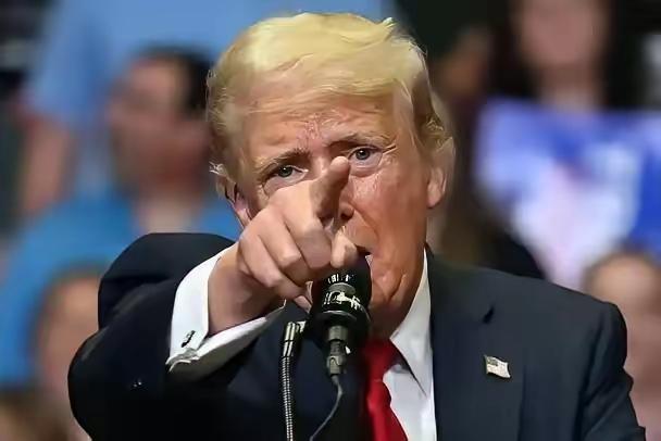 俄罗斯都出动了潜艇支援被美国追捕了多日的轮油，但油轮还是被扣了。

这事儿也太让