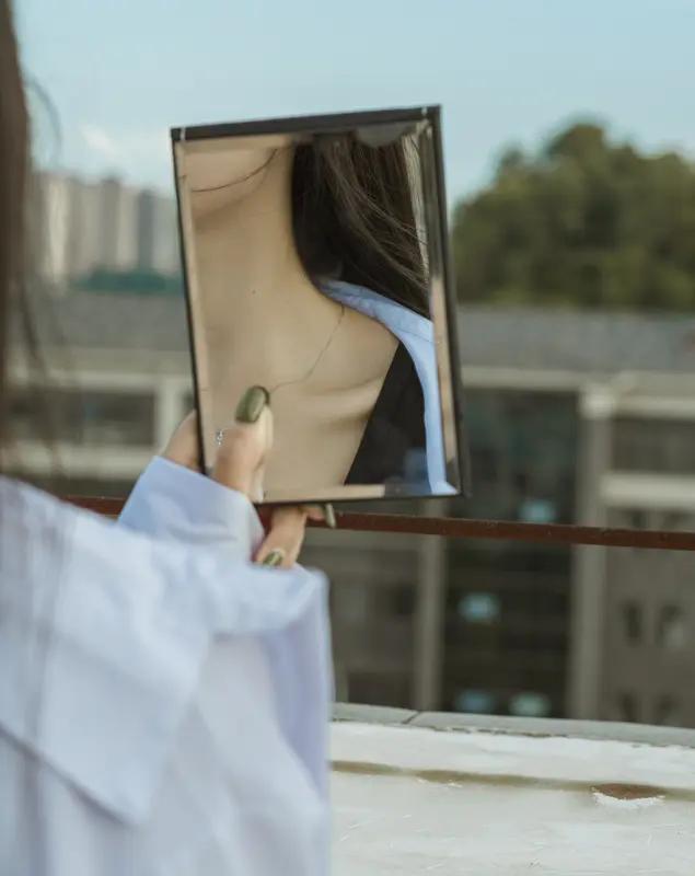 35岁女子不结婚被村里人议论，这种事儿还真不少见。就像有个35岁精英女律师，就因