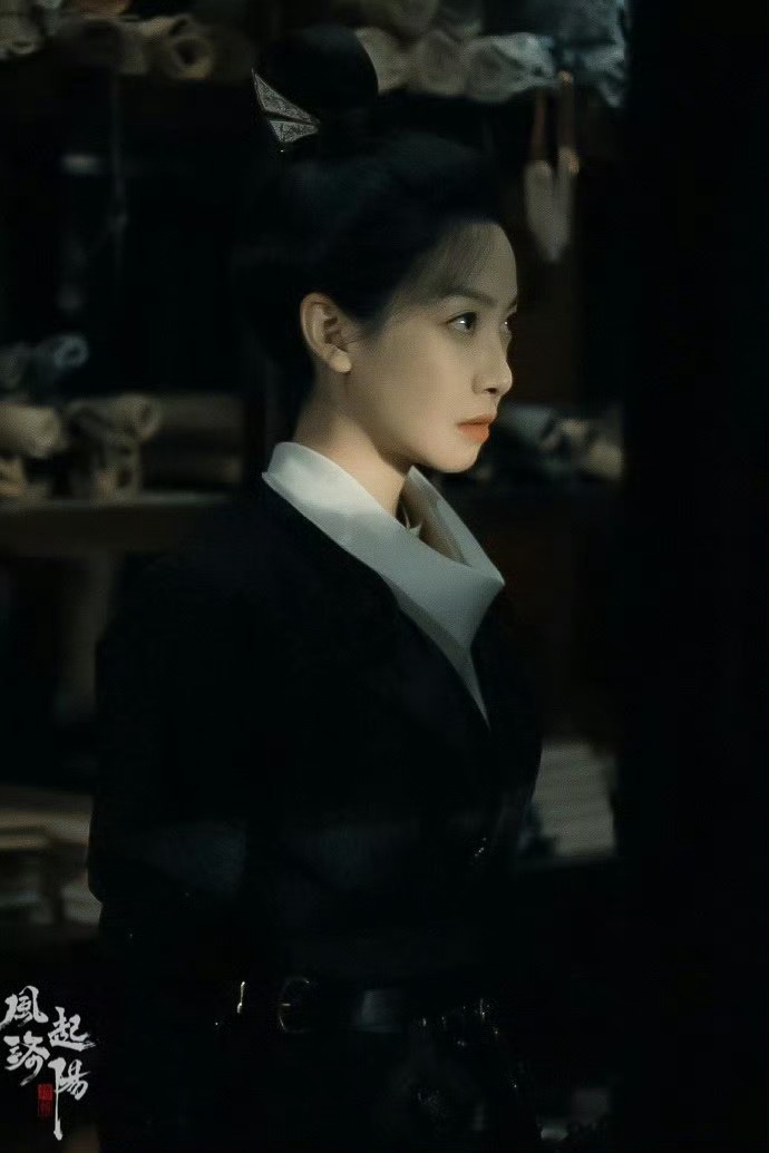 写历史小说磨人又快乐。今晚看完《鬼灭之刃》，回来只写了一千字，更多的时间用来浏览