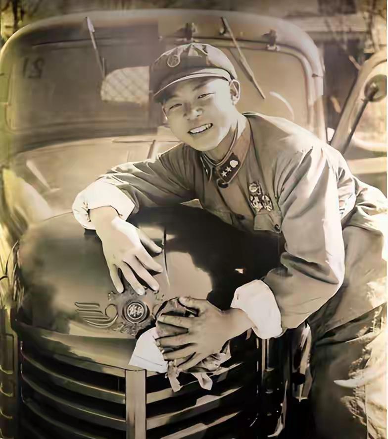 1940年，炊事员在朱德饭菜里下毒，被枪决前，杨奇清说：人不能杀。

枪都顶到后