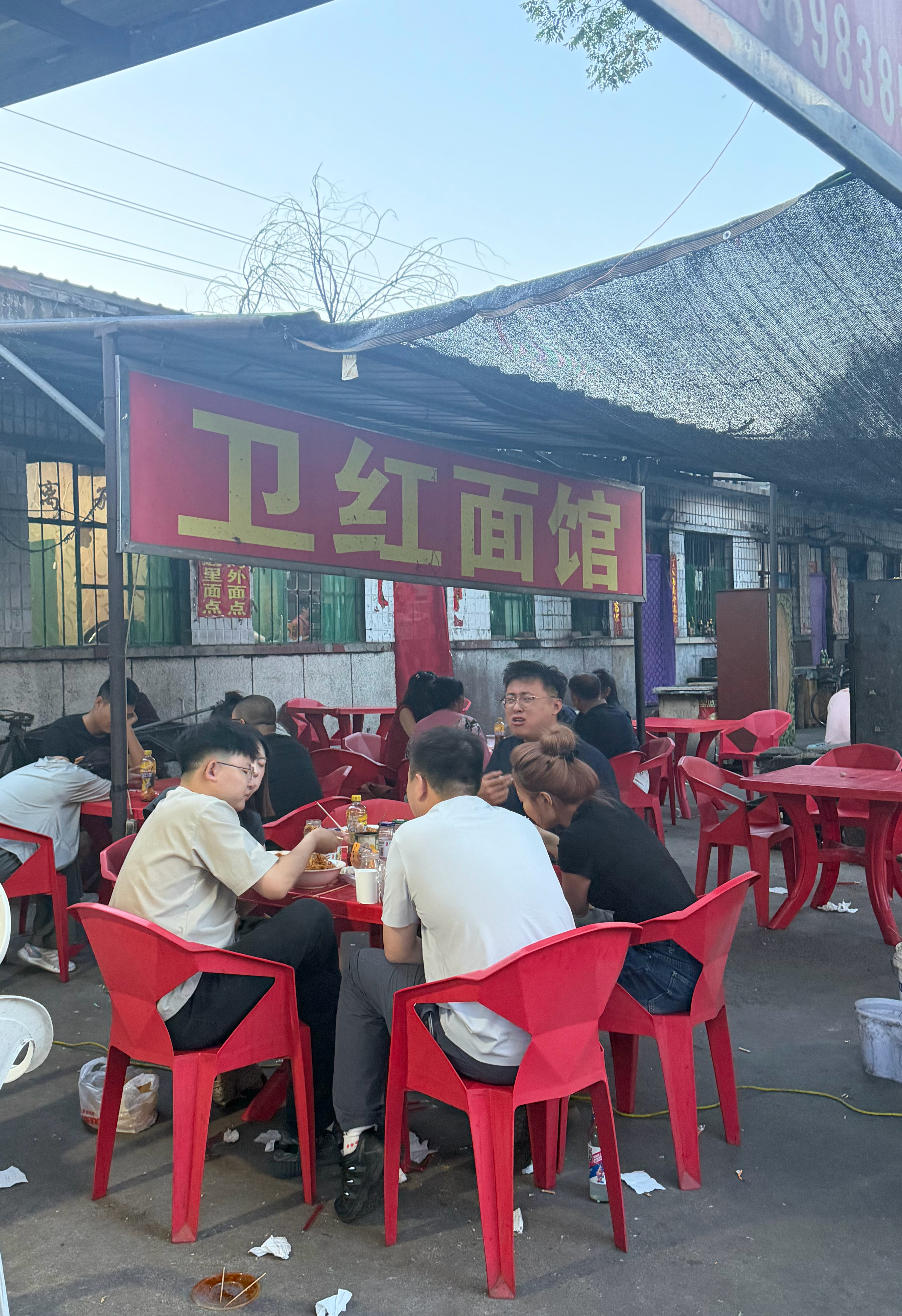 乌拉拉探过的店 炒面要了一份肉炒面 一份素炒面 20💰味道么……也就那么回事 