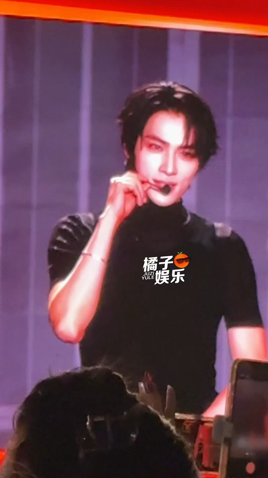 肖俊叽里咕噜说啥了，光看脸了 一起开麦吧