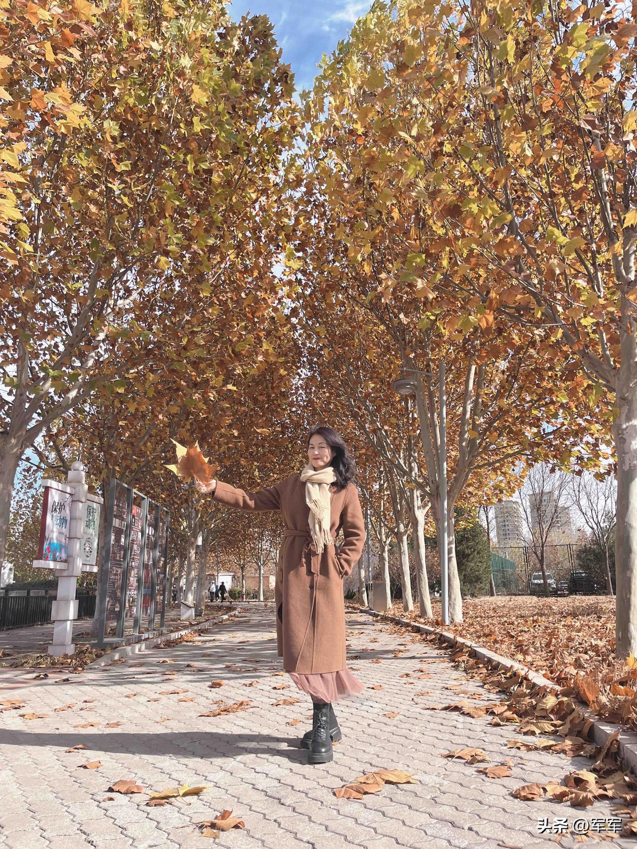 人活着什么是最重要的呢？

人活着就是二件大事，一是赡养自己的父母，让他们善终。