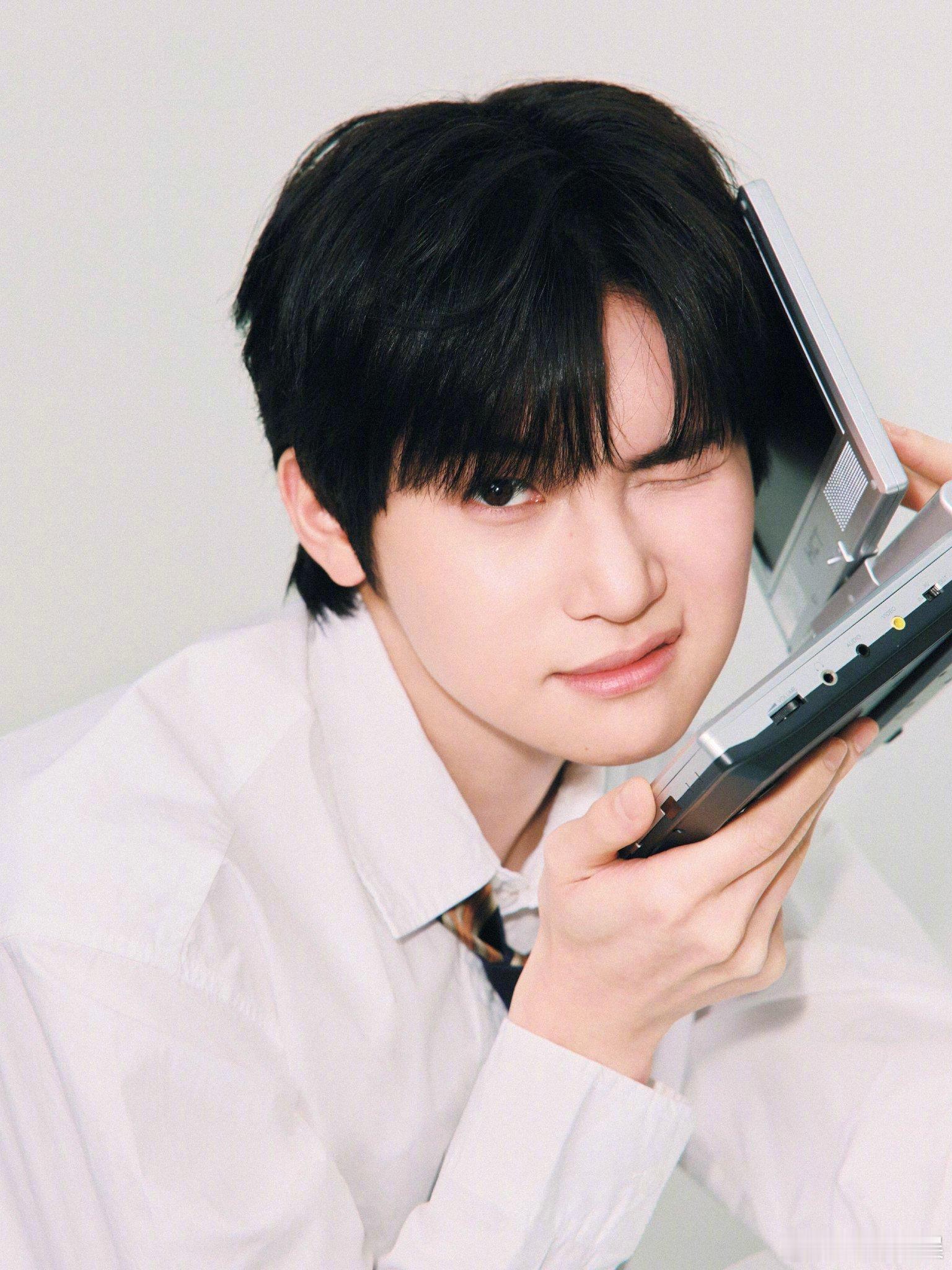 星船新男团AEN 星船新男团AEN成员预告照公开。 