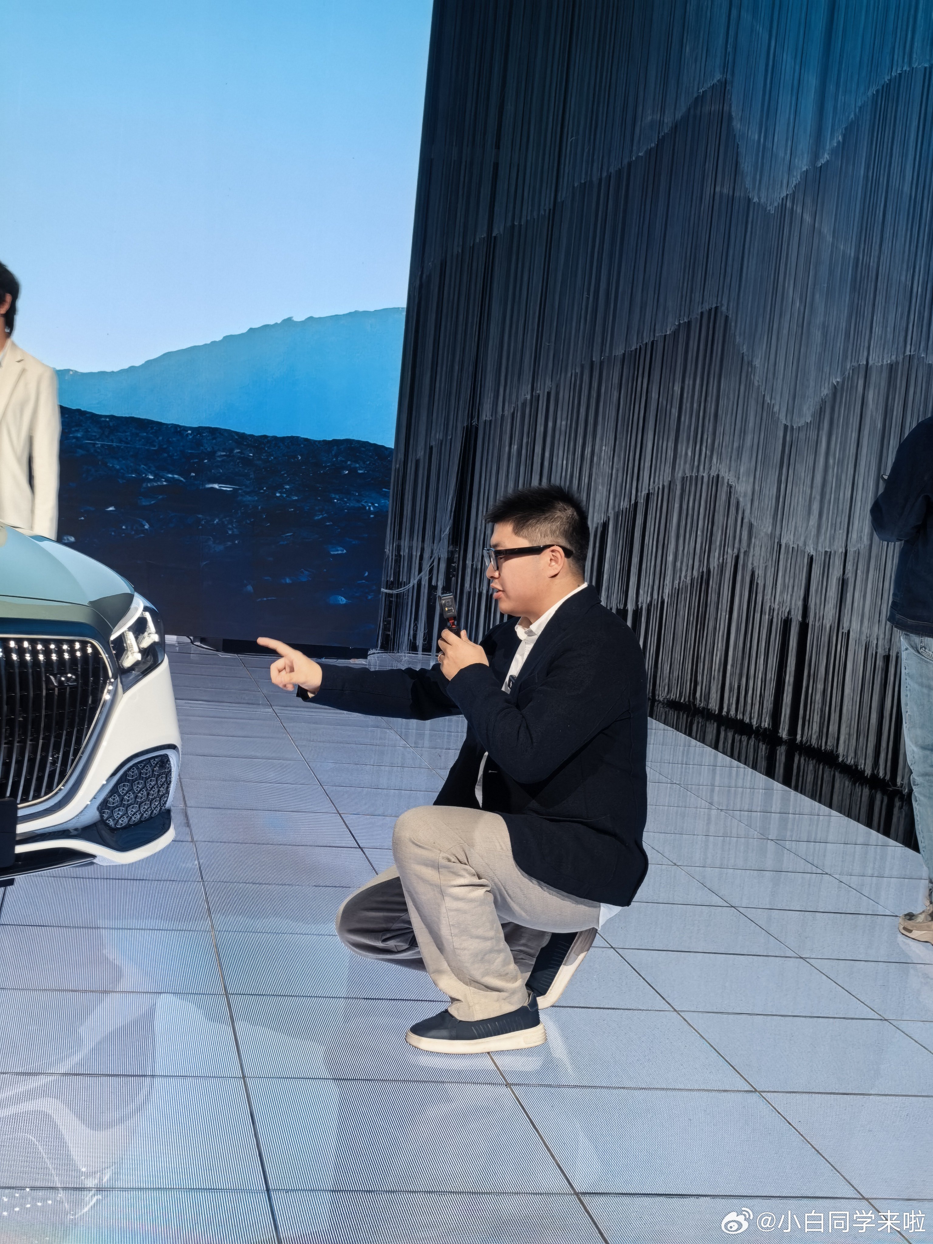 整理相册发现还有这两张图，果然工作中的最帅