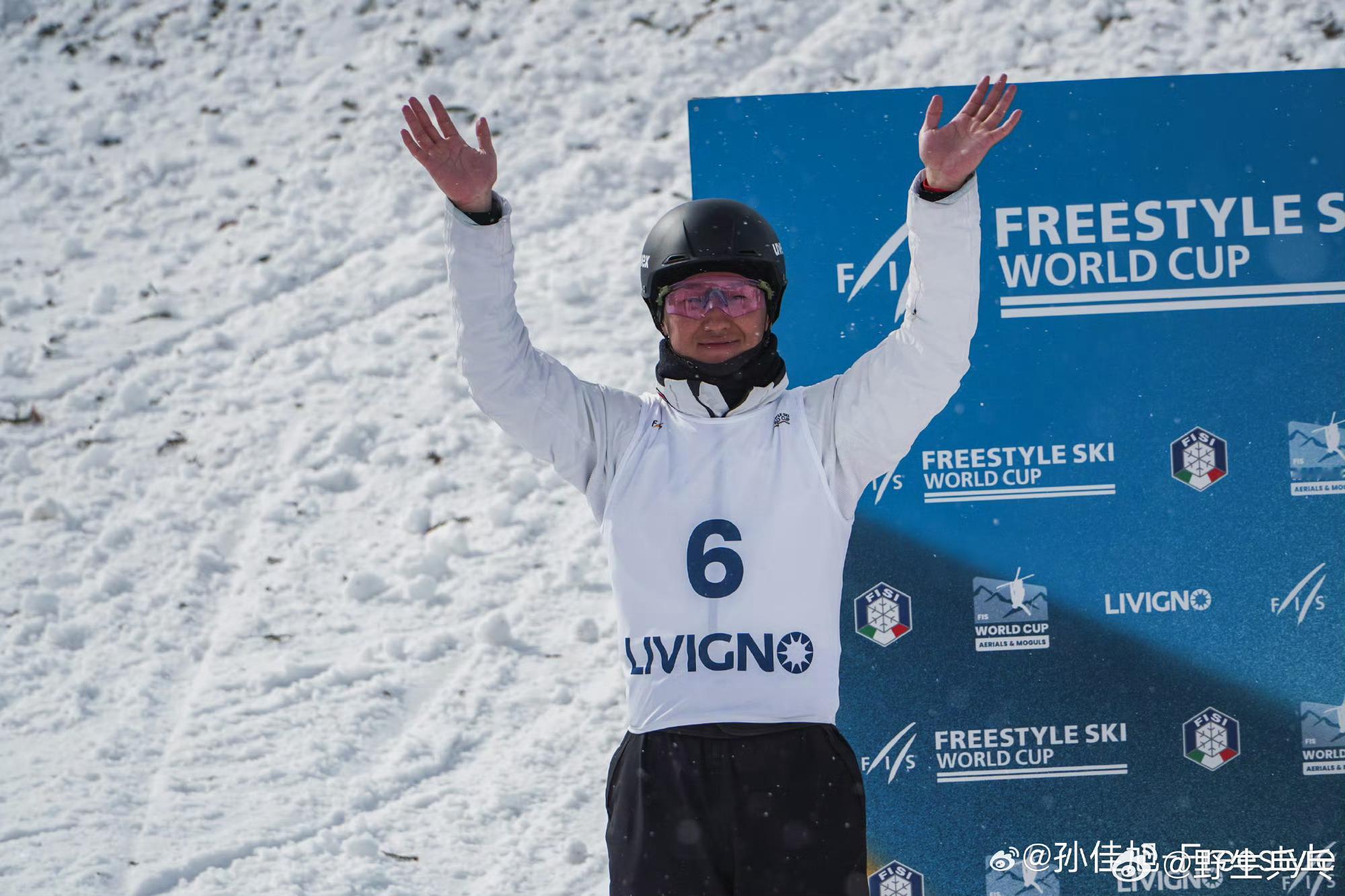 孙佳旭展望米兰冬奥会孙佳旭为中国冰雪全力冲刺发博展望米兰冬奥会：驰雪向米兰，热爱