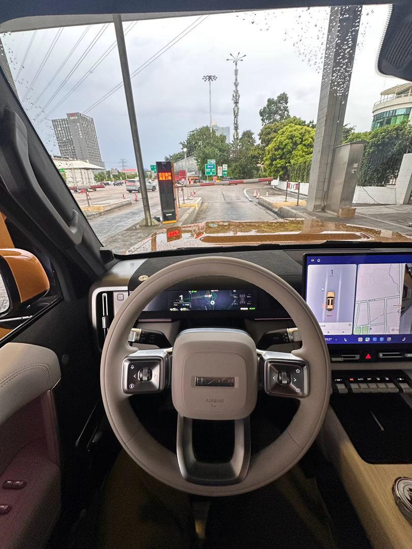 台风天开ICAR V27出门真的信心爆棚，安全感溢出！比以前开霸道都安心袁启俊的