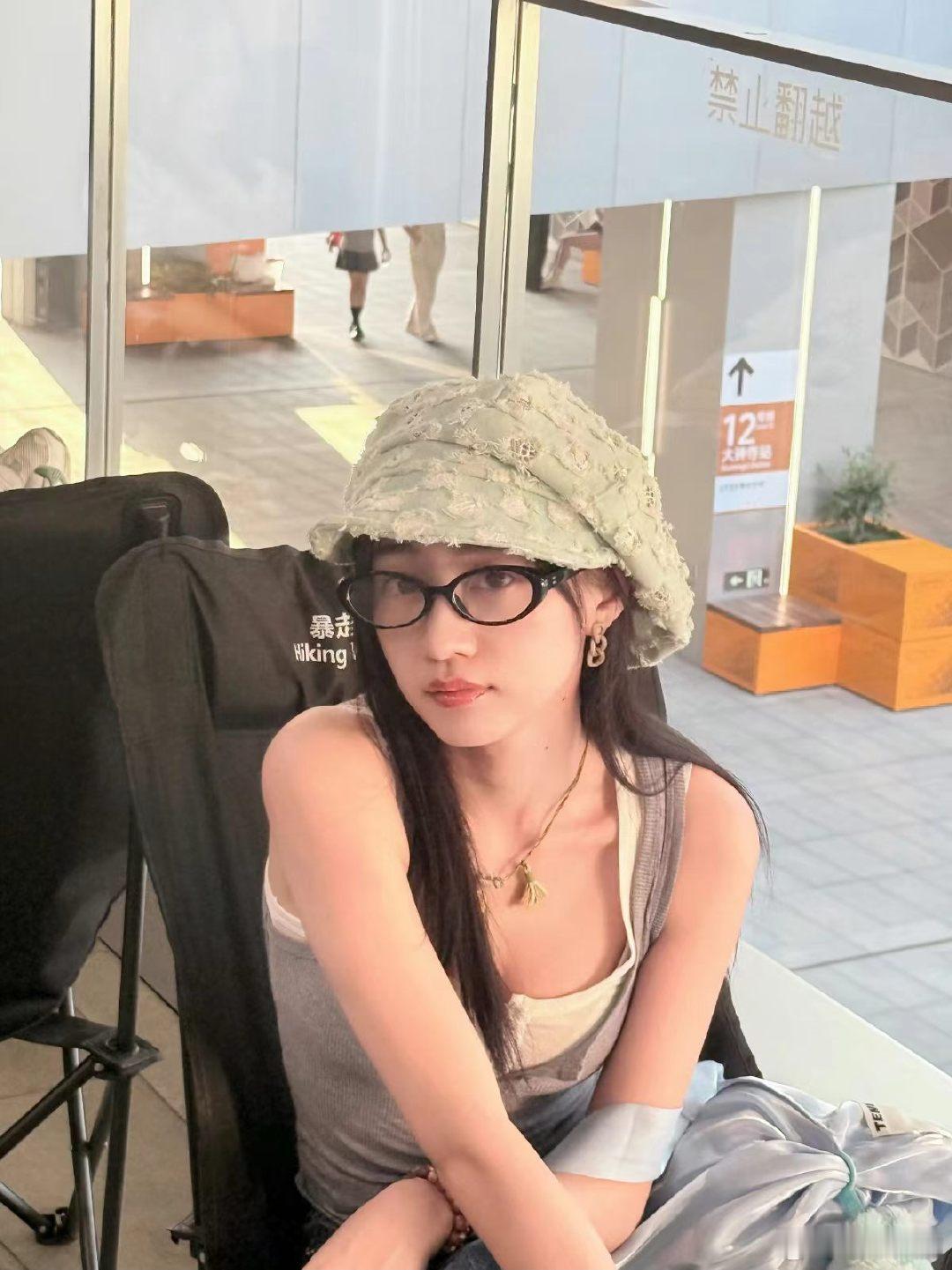 黄婷婷出道13年首场音乐节爱豆黄婷婷回来了出道十三年迎来首场音乐节，黄婷婷重返线