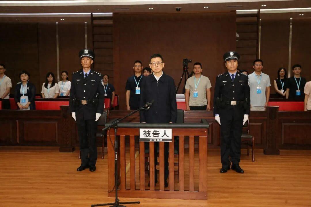 估计他后半辈子基本要在监狱度过了。段成刚1963年出生今年已经63岁，无期徒刑最