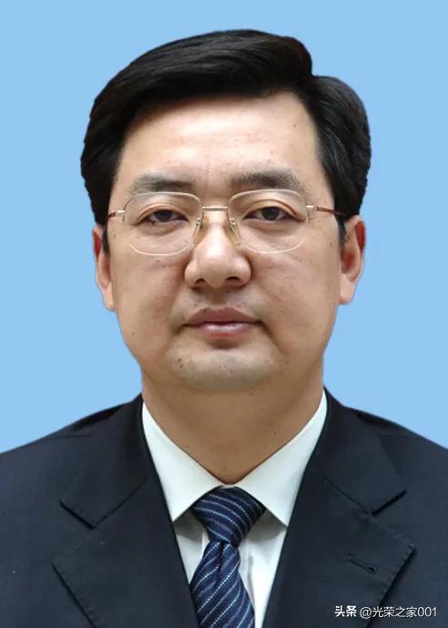 2024江苏省宿迁市最新富豪揭晓；张雨柏，1964年10月出生于宿迁市泗阳县，现