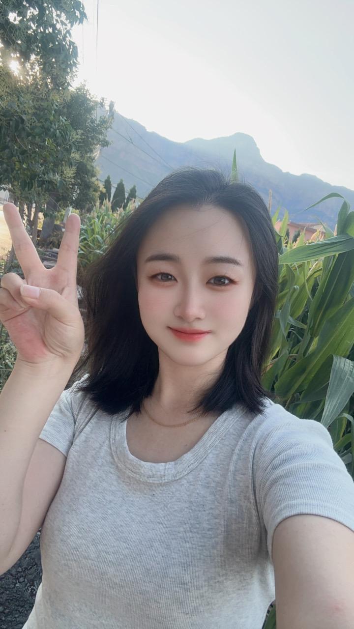 你是一朵特别的花  想怎么长就怎么长   没必要听风怎么讲