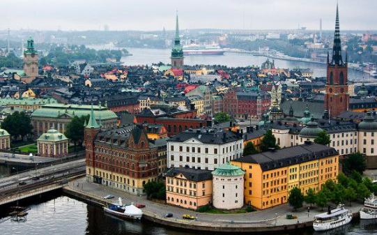 【🇫🇮 在芬兰，人们在无人机威胁期间可以不上班】当局建议雇主继续向因官方无人