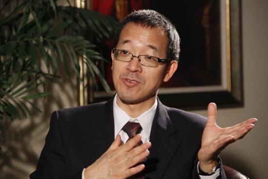 大学生可在两个地方着手：第一，多多阅读各种书，增加理解力和文字能力，这个能力会伴