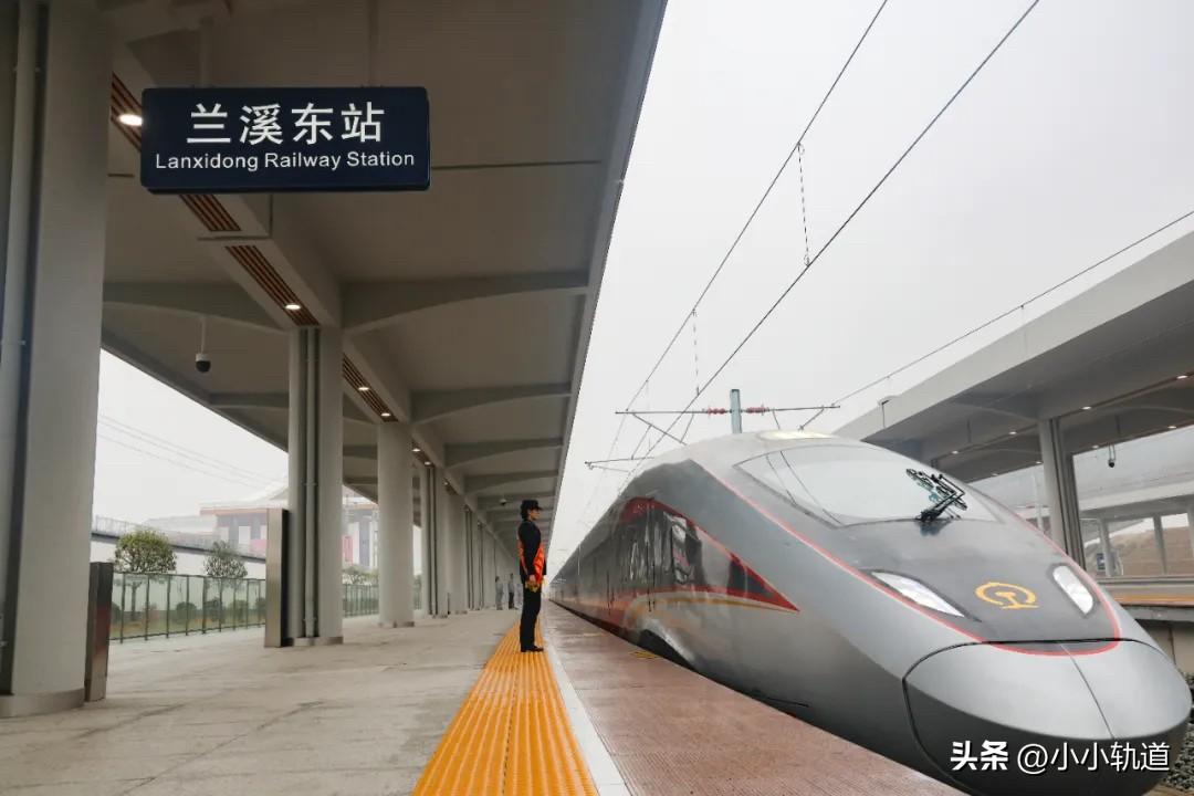 天南地北大拜年2026年“轨道上的长三角”建设全速起跑年度建设投资预计超1300