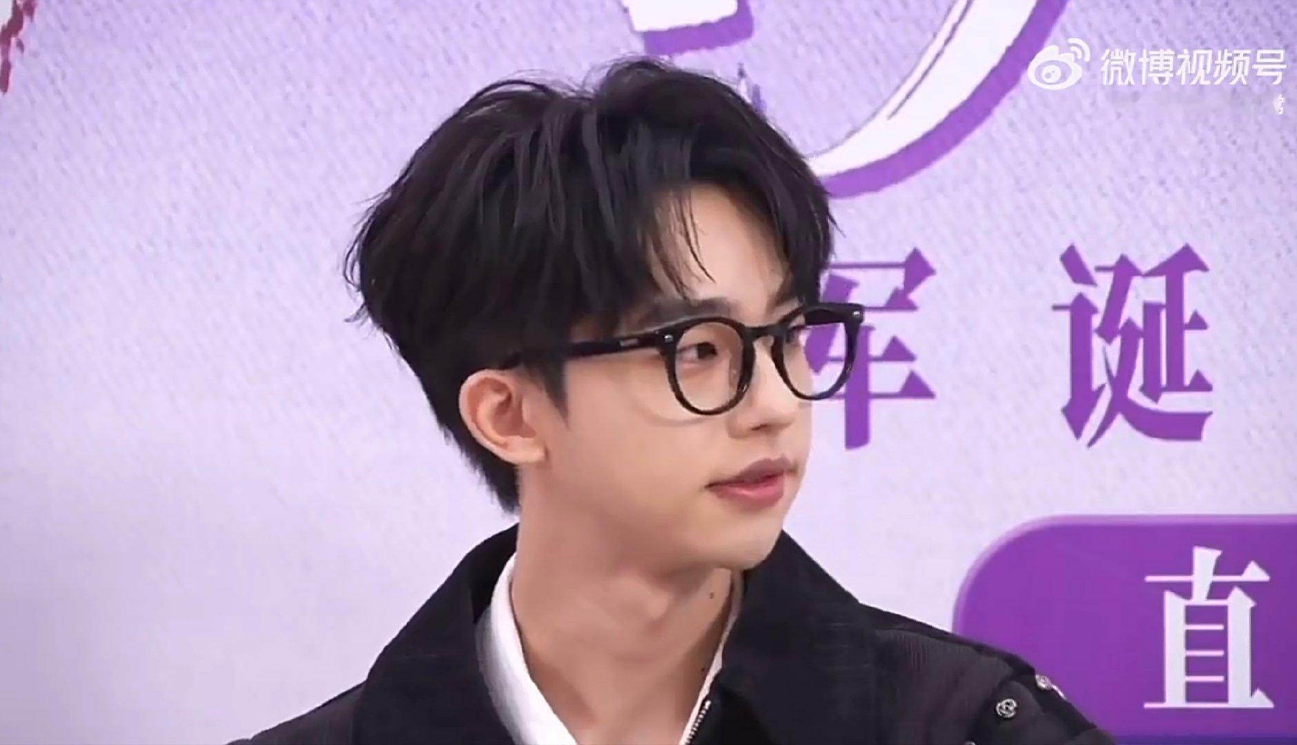 何运晨回应offer拿第一 声鸣远扬直播 声鸣远扬 何运晨的话像强心剂，给今晚冠