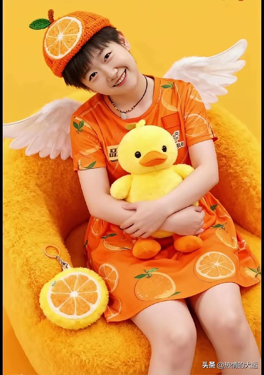 我要飞
梦想有了就要追
我要飞
带你一起去体会
心中的爱
雾里的花
一点一点快长