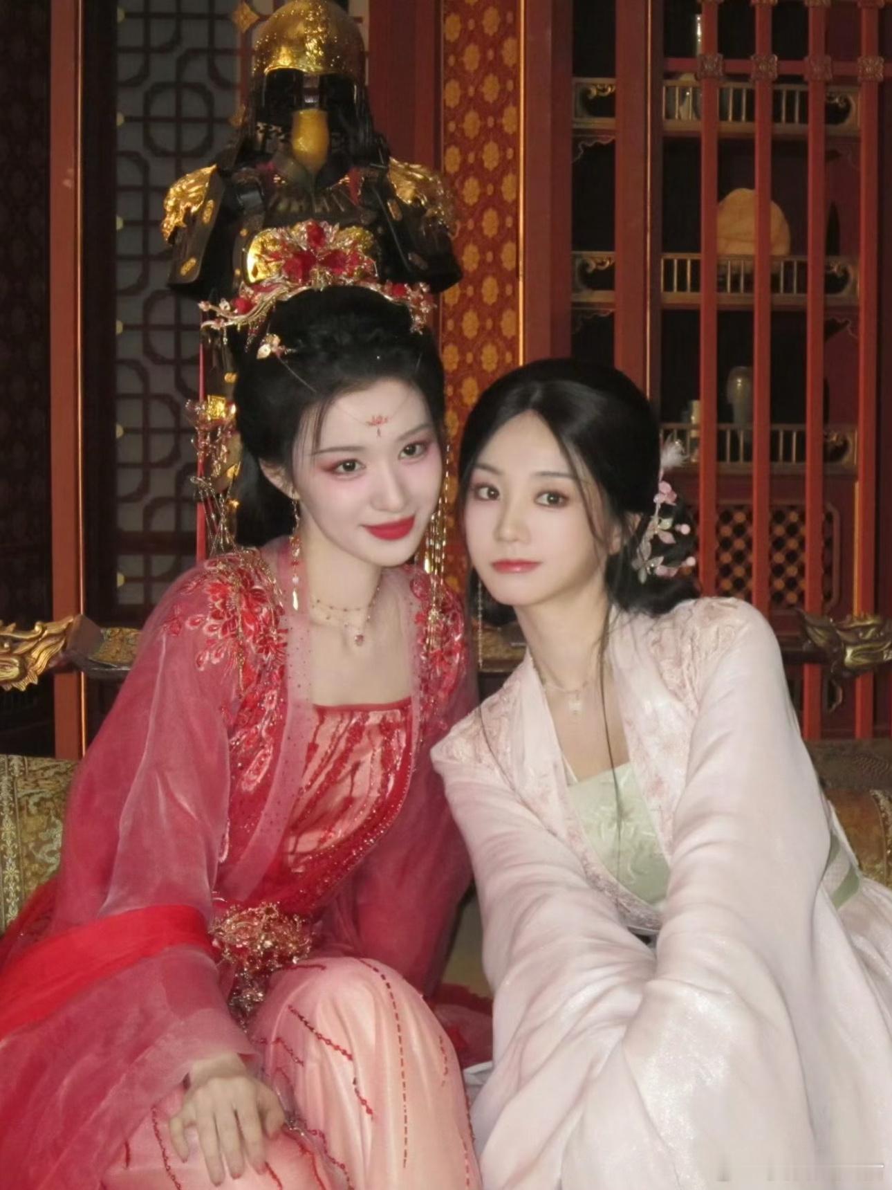 庾晚音 北京是个小县城 笑不活了庾晚音为了圆身份，一本正经把首都说成“小县城”，