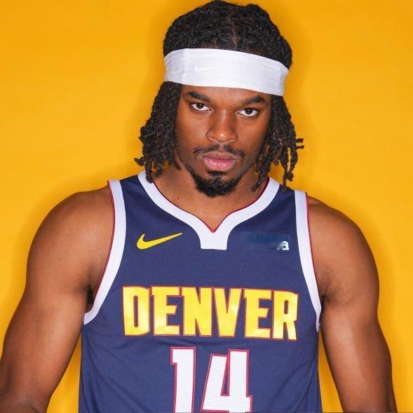 掘金从发展联盟召唤回霍尔姆斯，感觉今天打国王要大面积轮休了