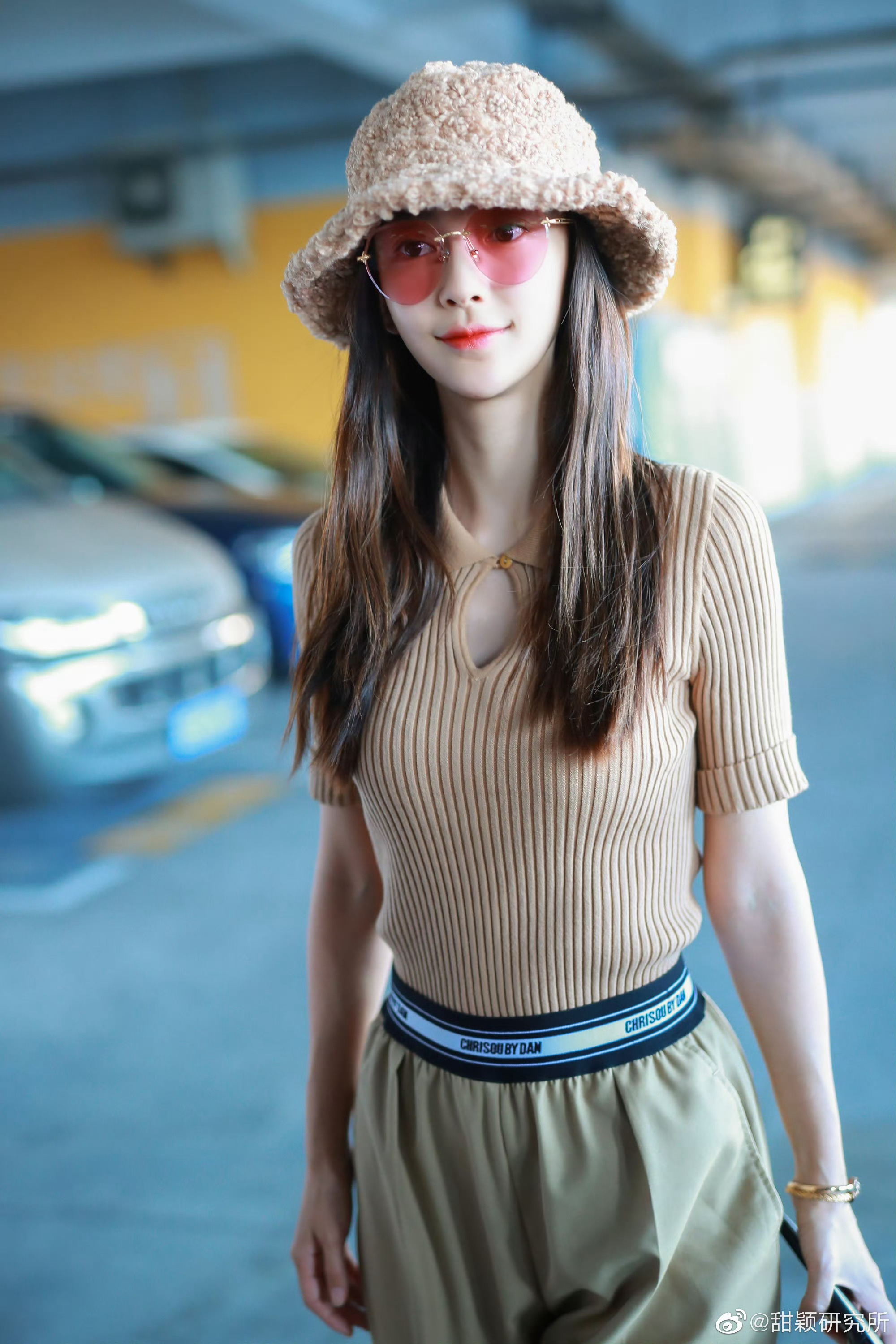 angelababy angelababy “不同蔷薇，你可是明艳从不凋零的玫瑰