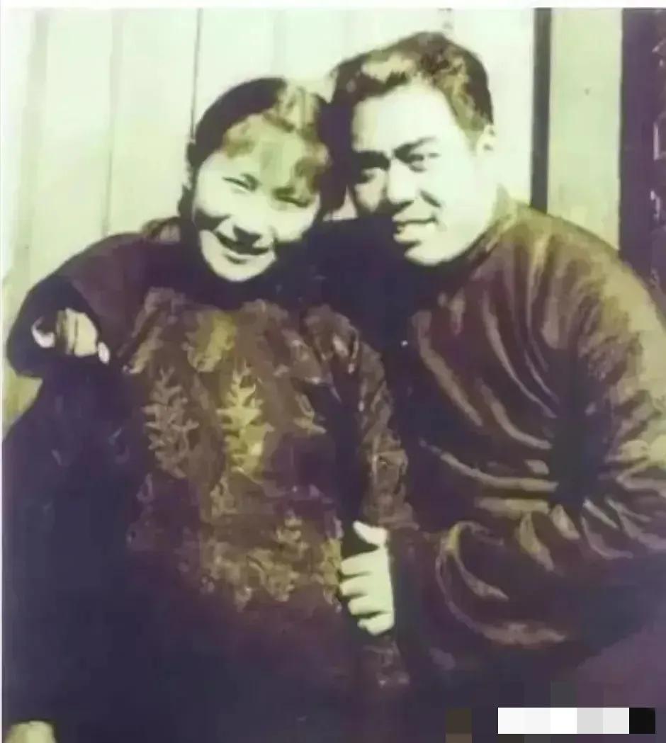 1941年6月，国军少将陈中柱战死后，头颅被日军割下带走。他怀孕的妻子知道后，竟